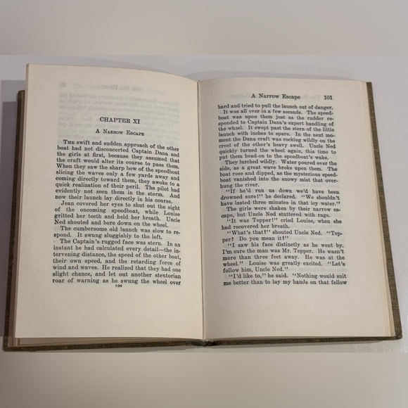 Vintage 1934 The Dana Girls - The Secret at Lone Tree Cottage by Carolyn Keene - Picture 10 of 14